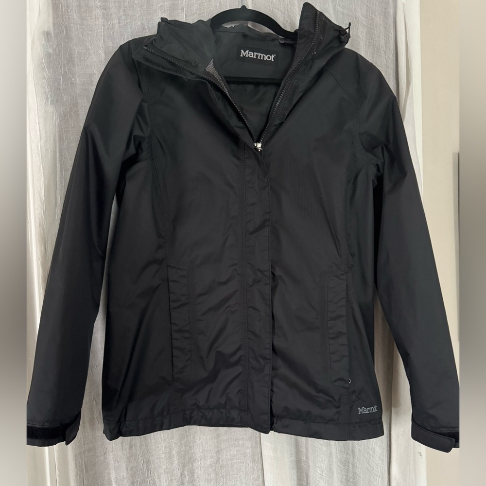 Marmot Women's PreCip Eco rain jacket in Black. Sz. small. Excellent Condition.